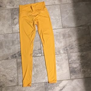 Um Stuff Yoga Pants Small